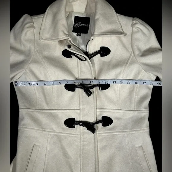 Guess Coat. Size Medium. - Picture 4 of 9